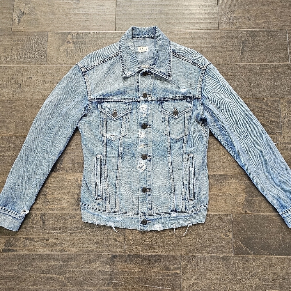 Abel Women's Light Wash Jean Jacket sz medium